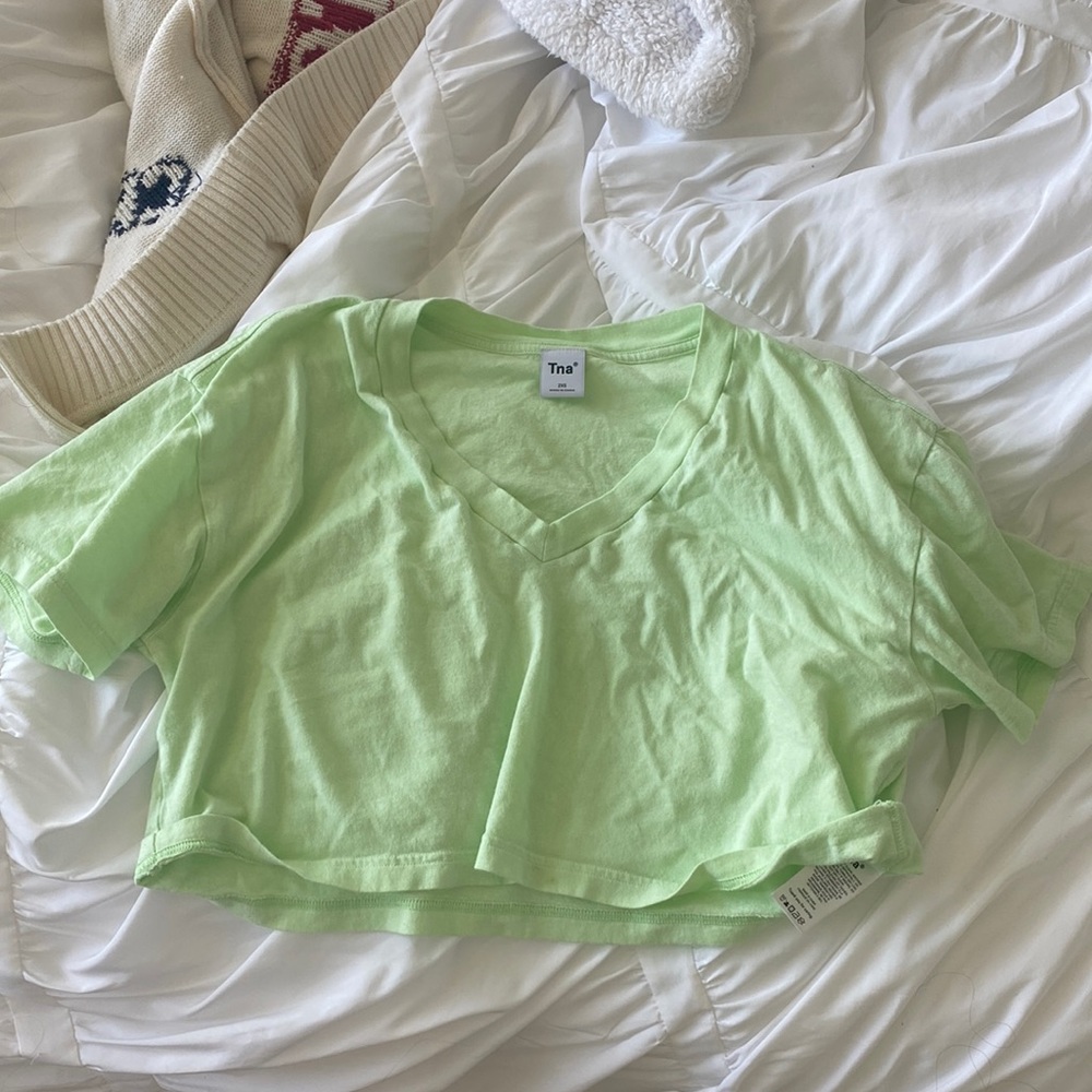 aritizia cropped shirt